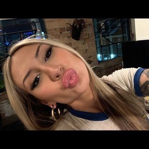 Meet your Posher, Becky